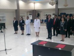 Sekda-Rudy-Theno-lantik-23-pejabat-Pemkot-Bitung-5-1