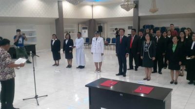 Sekda-Rudy-Theno-lantik-23-pejabat-Pemkot-Bitung-5-1