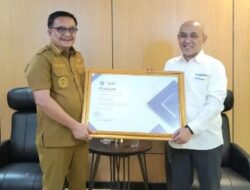 Kota-Bitung-Terima-Penghargaan-Kontribusi-Pencapaian-100-Penerimaan-Pajak-2023-1