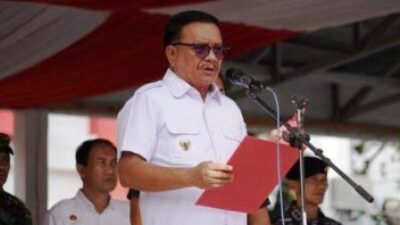 Ribuan-Linmas-Dikukuhkan-Walikota-Bitung-Maurits-Mantiri