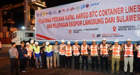 WaliKota-Bitung-hadiri-Pelepasan-Ekspor-Perdana-Sulut-Menuju-Asia-Timur-1